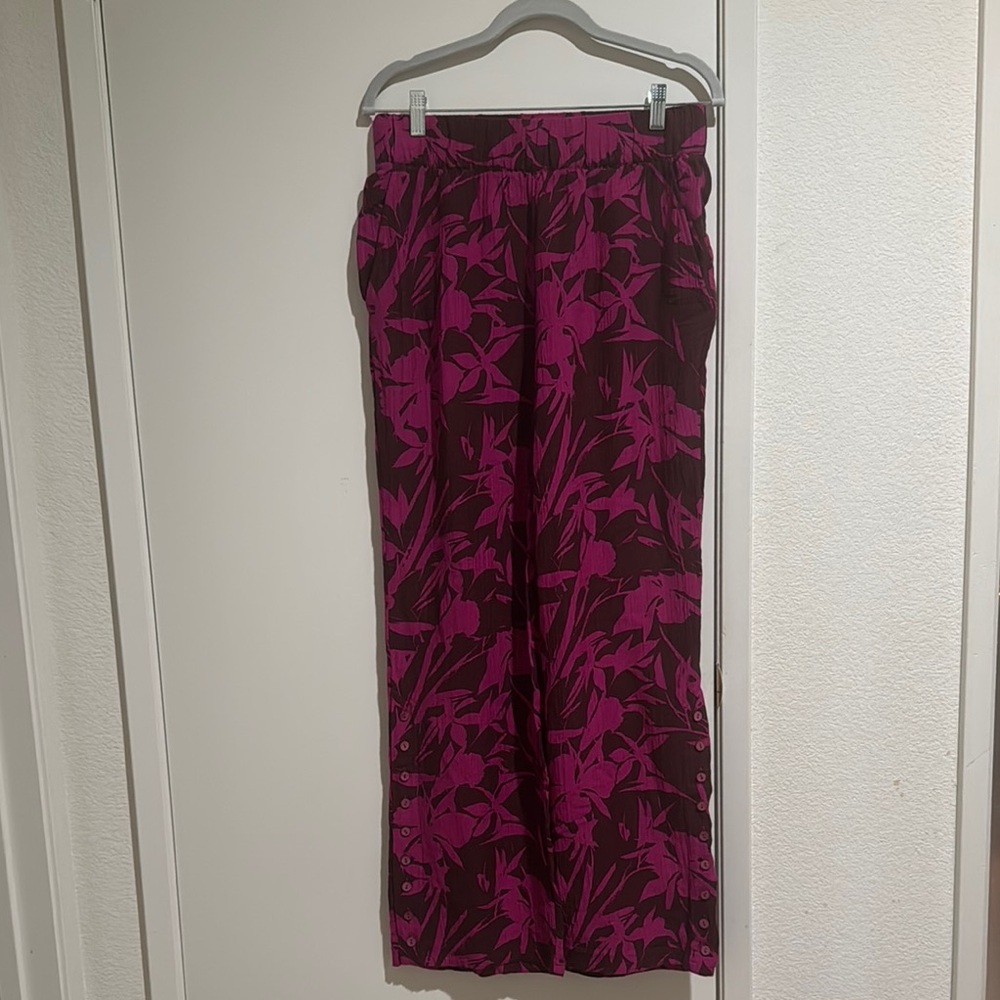 Soft surroundings Floral in Pink and Burgundy Wide leg  Pants Small